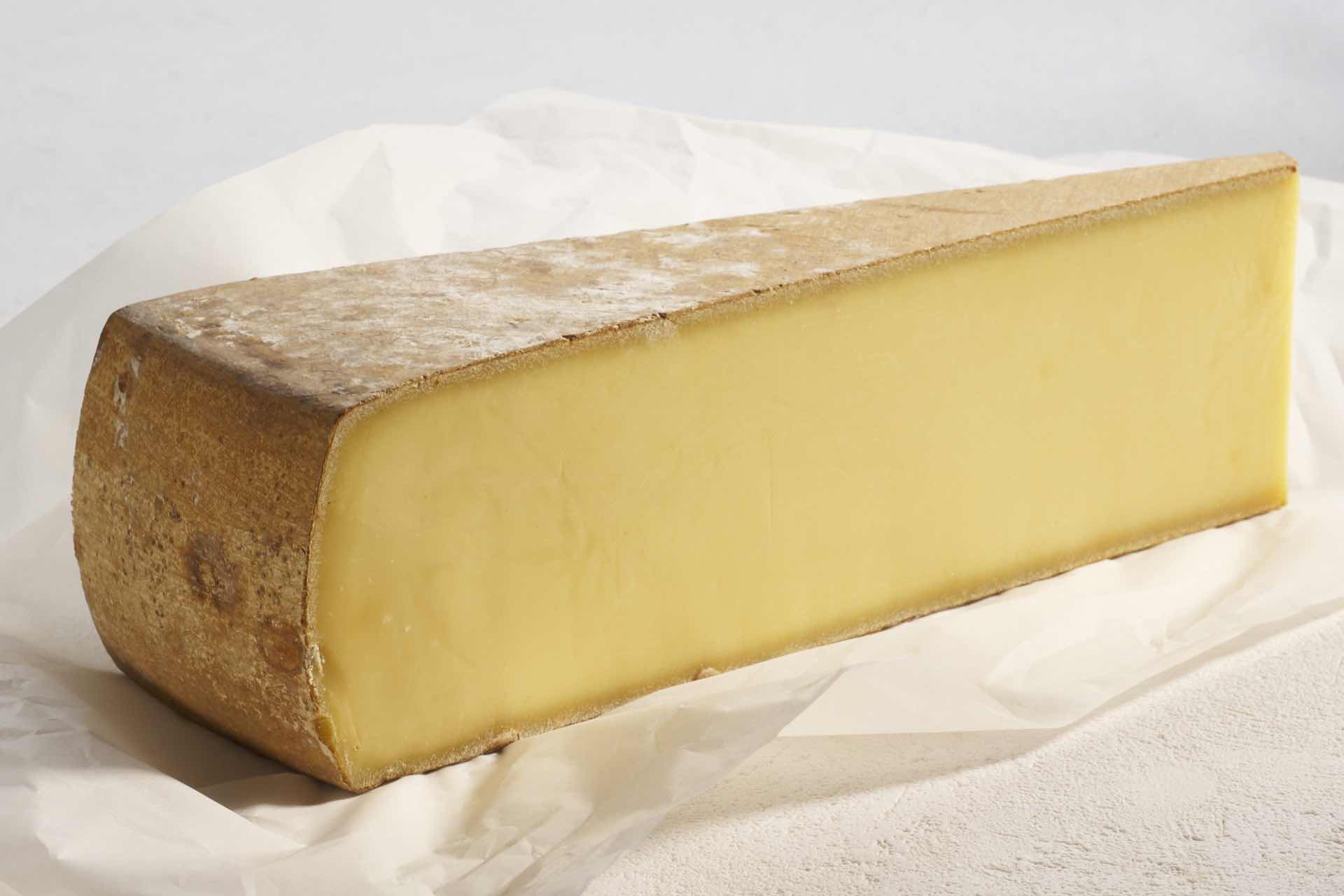 Comté 24 month aged - cow cheese - アペロ ワインバー / オーガニックワインxフランス家庭料理 - 東京都港区南青山3-4-6 / apéro WINEBAR - vins et petits plats français - 2016 Comté 24 month aged - cow cheese - アペロ ワインバー / オーガニックワインxフランス家庭料理 - 東京都港区南青山3-4-6 / apéro WINEBAR - vins et petits plats français - 2016