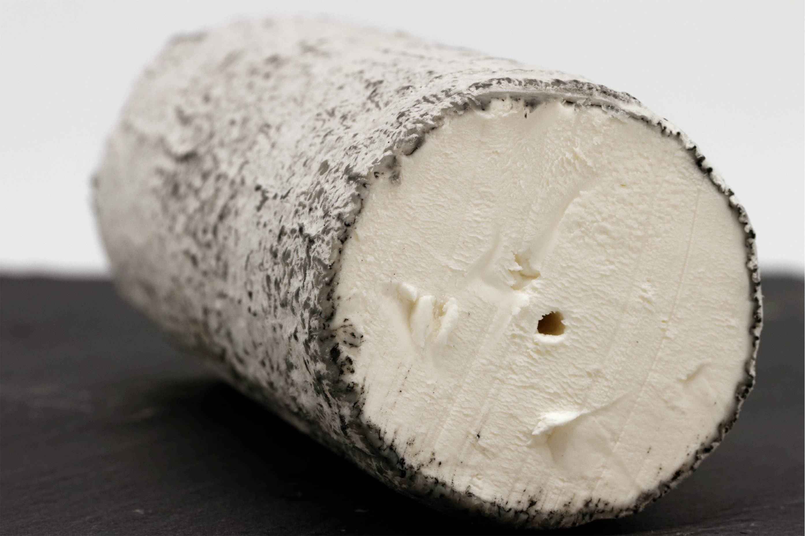 Sainte Maure de Touraine - goat cheese - アペロ ワインバー / オーガニックワインxフランス家庭料理 - 東京都港区南青山3-4-6 / apéro WINEBAR - vins et petits plats français - 2016 Sainte Maure de Touraine - goat cheese - アペロ ワインバー / オーガニックワインxフランス家庭料理 - 東京都港区南青山3-4-6 / apéro WINEBAR - vins et petits plats français - 2016
